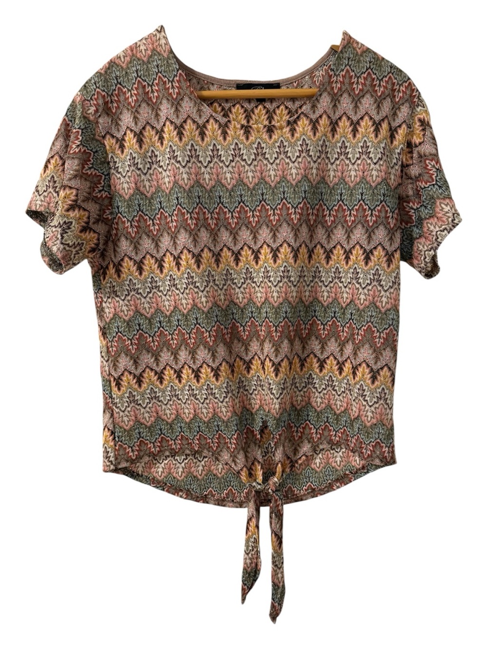 Tie-Front Short Sleeve Top in Multicolor Chevron Print